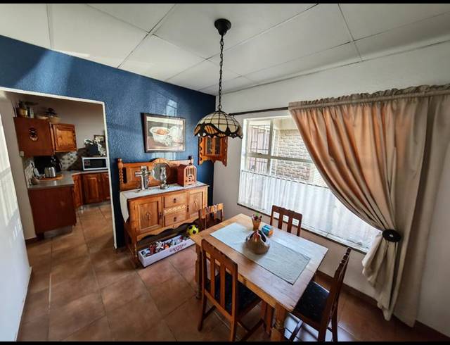 3 BEDROOM HOUSE FOR SALE IN VANDERBIJLPARK SW 2